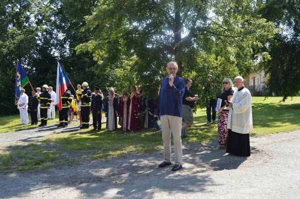 Křest knihy a vysvěcení kapličky 17.8.2021 - Oficiální stránky obce Chlum