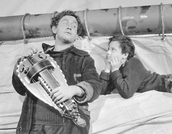 Photo of Spencer Tracy and Freddie Bartholomew from the 1937 film Captains Courageous.