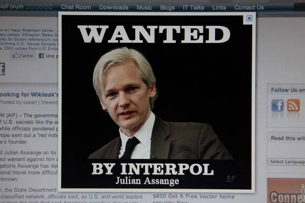 První světová internetová válka začala: WikiLeaks útočí. Co bude dál?