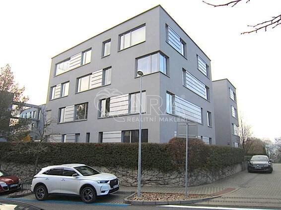 Pronájem bytu 2+kk, 63 m2, Praha 9 Prosek – QARA