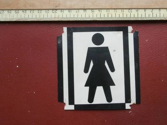 VINTAGE PLAST CEDULE - WC ŽENY  - Starožitnosti