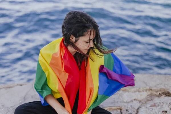 Řada LGBT lidí po coming outu čelí odmítnutí ze strany nejbližších