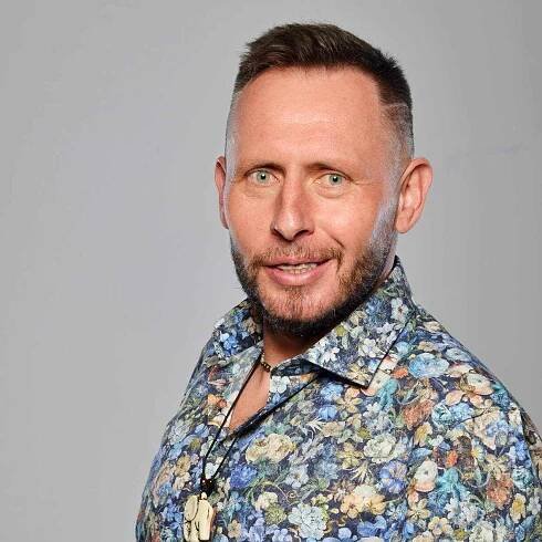 Jan Tuna rozjel pořádné divadlo: Tajemná svatba s blondýnou zmátla fanoušky. A co Nela Boudová, ptají se