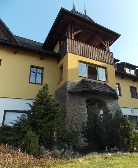 Valašský šenk a Hotel Ogar v Pozlovicích u Luhačovic
