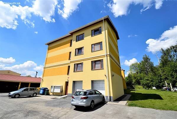 Pronájem bytu 1+kk 30 m², Ve Výrech, Praha 5 - Řeporyje