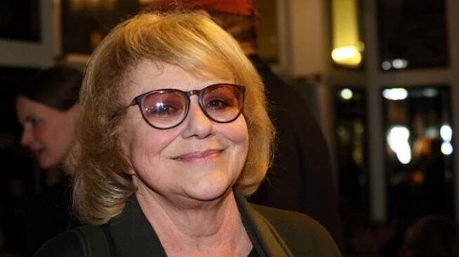 Po dovolené v Řecku nastalo čekání. Herečka Iva Hüttnerová promluvila o trápení, které jí znemožňuje pracovat