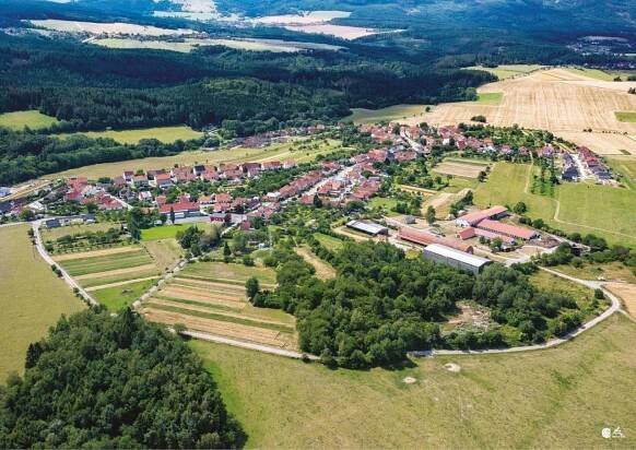Letecké snímky obce Okrouhlá 2019 - Letecké snímky 1.8.2019 - Oficiální stránky obce Okrouhlá
