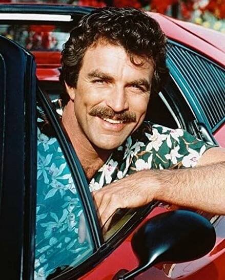 Magnum a jeho Ferrari: Tajemství ikonického auta, kam se Tom Selleck stěží vešel