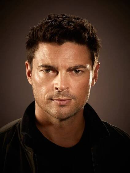 Karl-Urban-of-Almost-Human