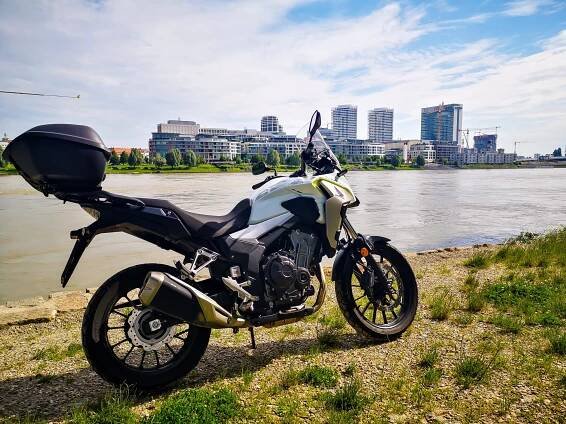 TEST: Honda CB500X – Enduro do mesta aj do prírody