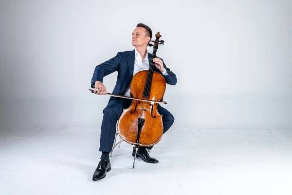 Nejsledovanější violoncellista ČR | janzverina.com