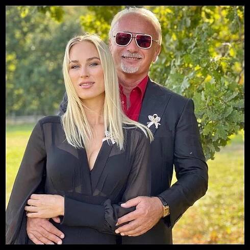 FOTO: Anna Marie Kánská je zamilovaná a spokojená. – stránka 275