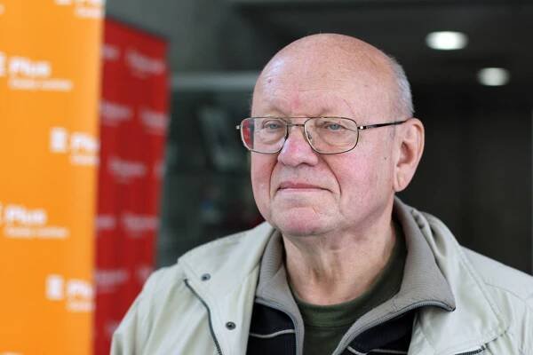 Roste kult nevzdělanosti, zdravého rozumu, že se nemusím namáhat myslet a učit, míní farář Rejchrt