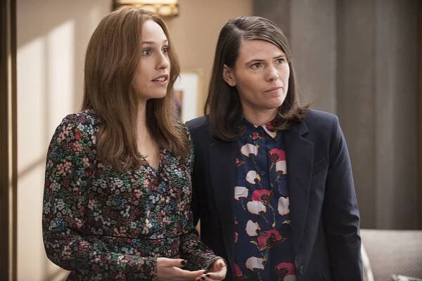 Viceprezident(ka) - Chicklet - Z filmu - Sarah Sutherland, Clea DuVall