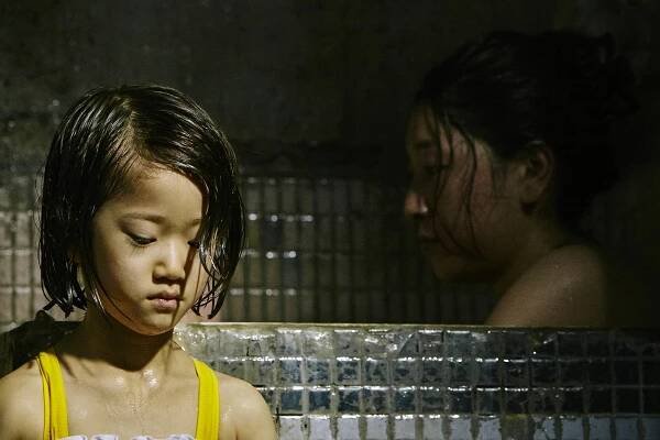 Miju Sasaki, Sakura Andó - Zloději - Z filmu