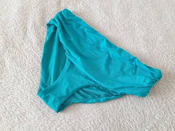CALZEDONIA COBEY/PĚKNÉ PLAVKY (vyšší u stran)//M či L (míry v aukci)