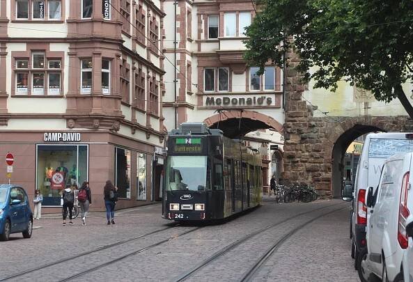Freiburg – Straßenbahnen und Busse in Krefeld