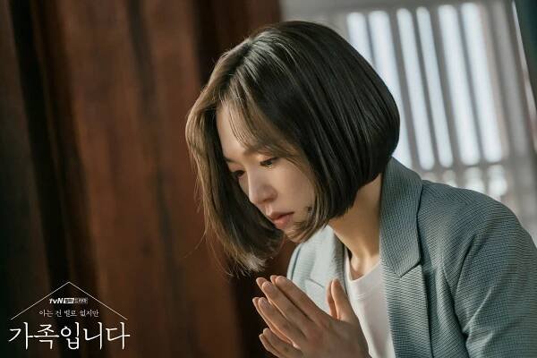 Ye-ri Han - Aneun geon byeollo eopjiman - Fotosky