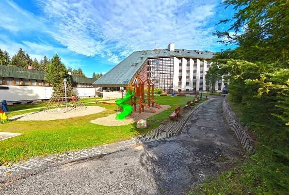 NOVÉ venkovní dětské hřiště | Wellness Hotel Svornost, ubytování Harrachov