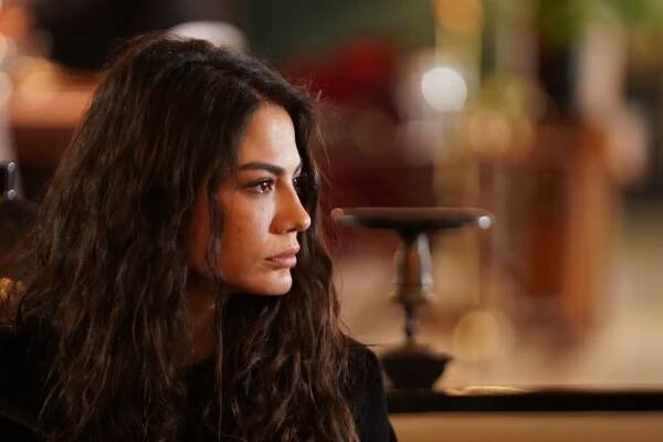 Adım Farah - Çikolata Hırsızı - Z filmu - Demet Özdemir