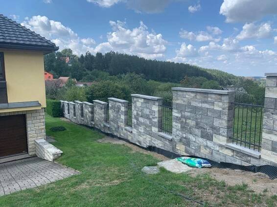 2019 Výstavba plotu Seč