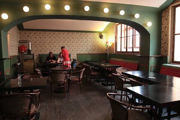 Café Sladkovský | Avantgarde Prague 