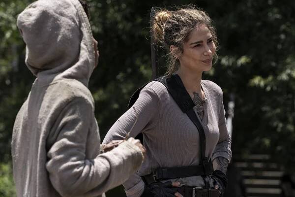 Nadia Hilker - Živí mrtví - Není jiné cesty - Z filmu