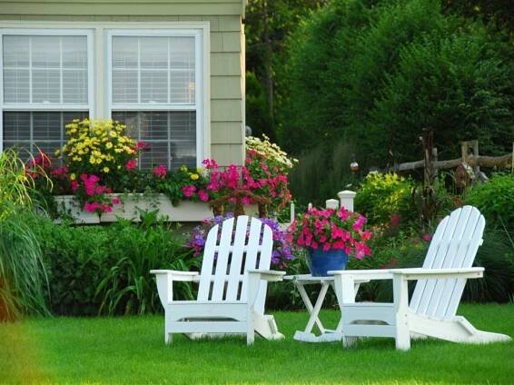 Front Yard Outdoor Space - Designing Seating In Front Of The House