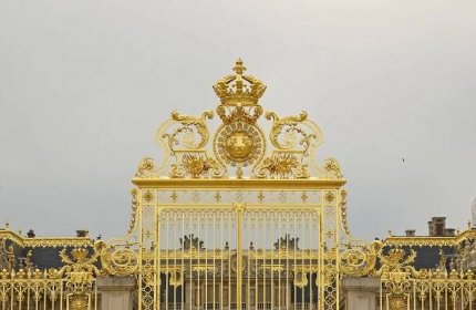 File:Grille dorée Versailles.jpg