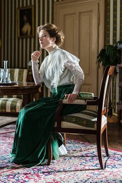 1890 (2017)