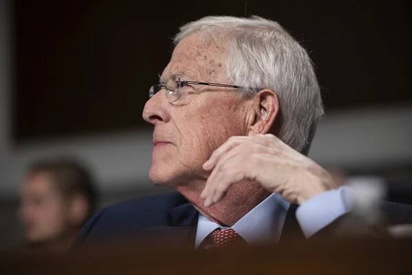 Roger Wicker presides over a hearing.