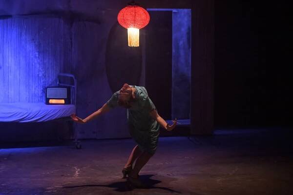 Klára Jelínková in A Streetcar Named Desire. Photo: Serghei Gherciu.