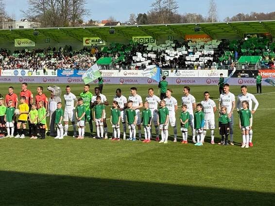 Mladší přípravka na ligovém utkání MFK Karviná proti pražské Slavii | FK Baník Albrechtice