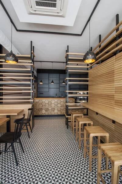 BISTRO CHARLIE`S 4REST | CZECH DECO TEAM