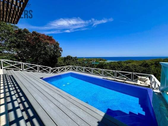 LUXURY 3BD & 3.5BT Home First Bight, Roatan | Reality.iDNES.cz 
