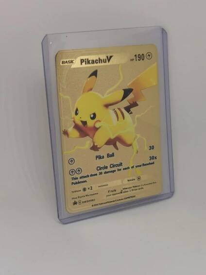 Pokémon Pikachu V - KOVOVÁ ZLATÁ KARTA! - Zábava