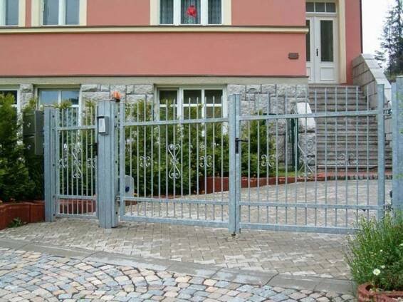 Vjezdové brány privátní - Dvoukřídlé otočné | A-ZET spol. s r.o. Jablonec nad Nisou Liberec Azet - Vrata, Oplocení, Brány