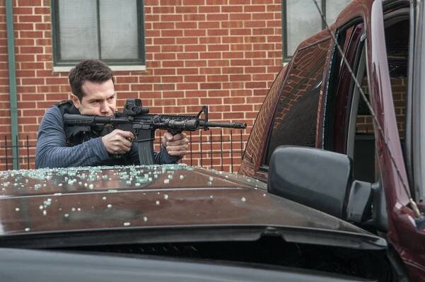 Policie Chicago - Different Mistakes - Z filmu - Jon Seda