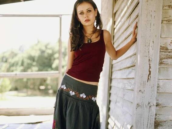 Alexis Dziena