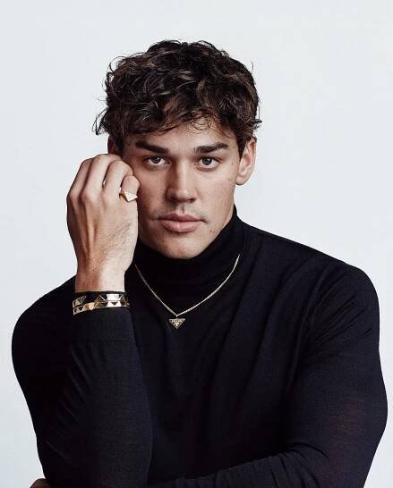 Top 50 Celebrities With Gynecomastia 