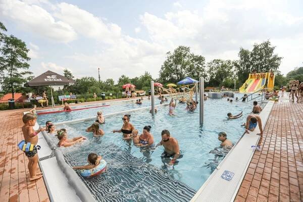 Tropy nekončí, koupaliště zůstávají otevřena. Kde se na Boleslavsku vykoupete?