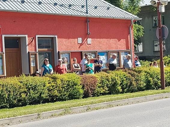 Stavění máje - Oficiální stránky obce Smržice