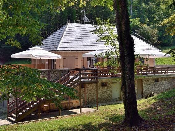 Travanj na Plitvičkim jezerima - Nacionalni park "Plitvička jezera"