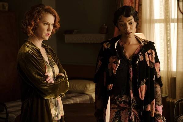 Záhady Frankie Drakeové - Anastázie - Z filmu - Lauren Lee Smith, Chantel Riley