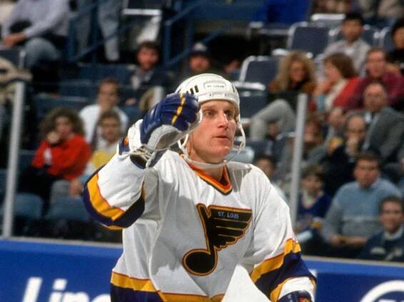 No one on the Blues is touching Brett Hull’s ridiculous power play streak