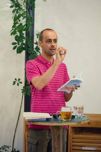 Tomáš Hajzler & křest knížek - Nikol Klapková - fotografka životních etap