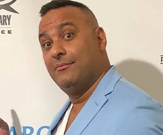 Russell Peters Biography - Facts, Childhood, Family Life & Achievements