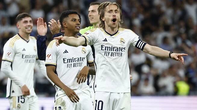 Real Madrid - Barcelona 3:2, El Clásico vyhrál Real Madrid gólem v nastavení a udělal důležitý krok za titulem - Sport.cz