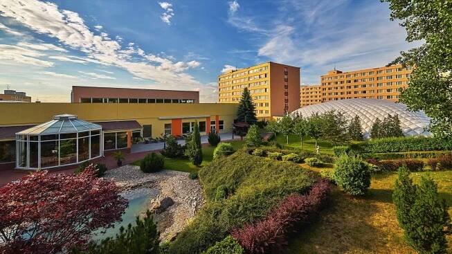 TOP HOTEL Praha 4*