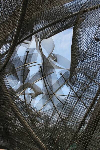 Frank Gehry: Biography, Works, Awards 58